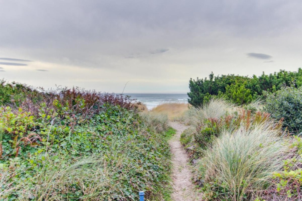 Second Tide - Oceanview Cottage