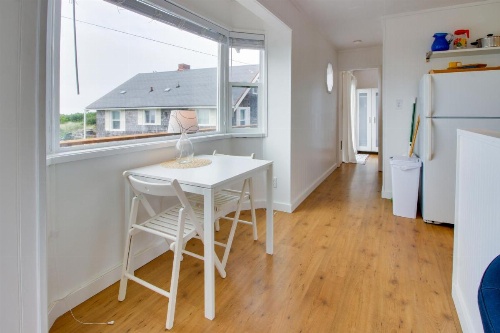 Second Tide - Oceanview Cottage image 7